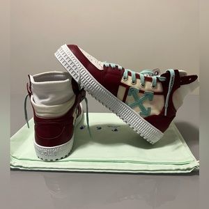 Men’s Off -WHITE  hi-top leather sneakers. U.S 7, E.U 40